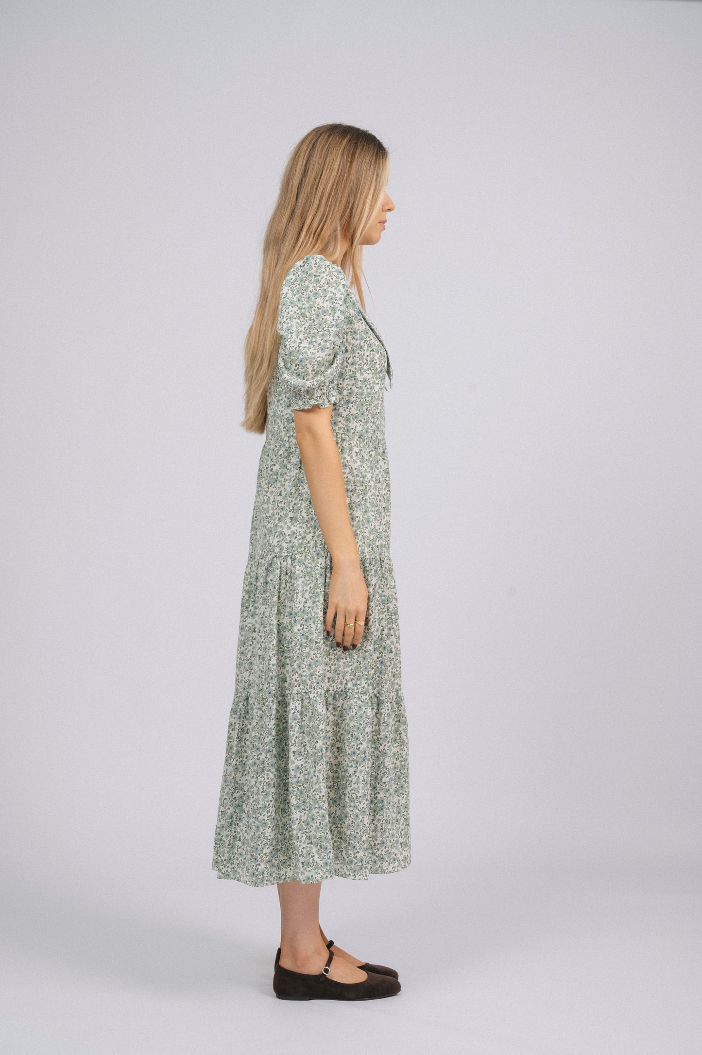 Preloved Dear Siouxsie Green Floral Tiered Midi Dress – Lace Trim & Soft Collar