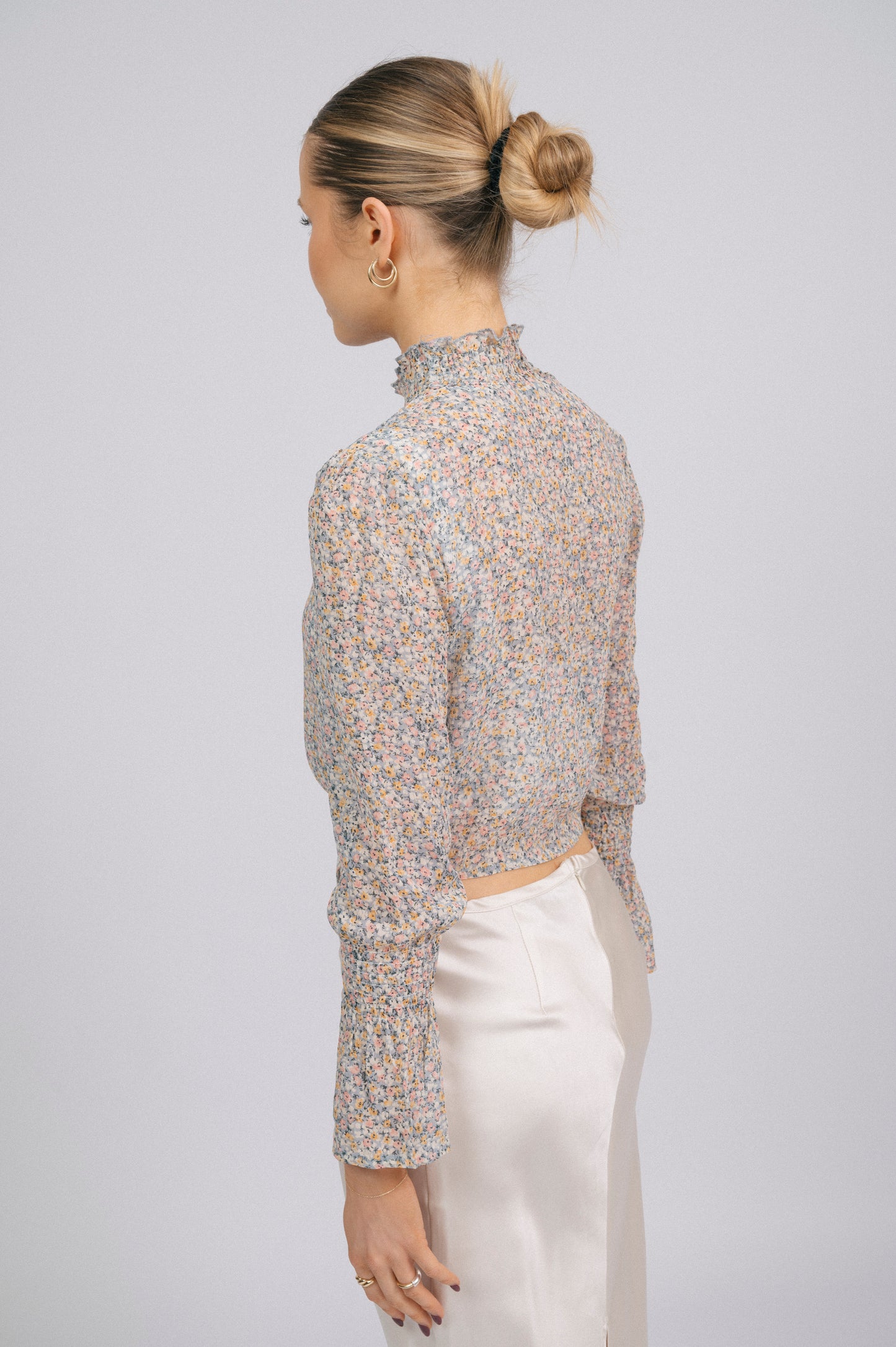 Preloved Who I Am Blue Sheer Floral Blouse – High Neck & Tie Front