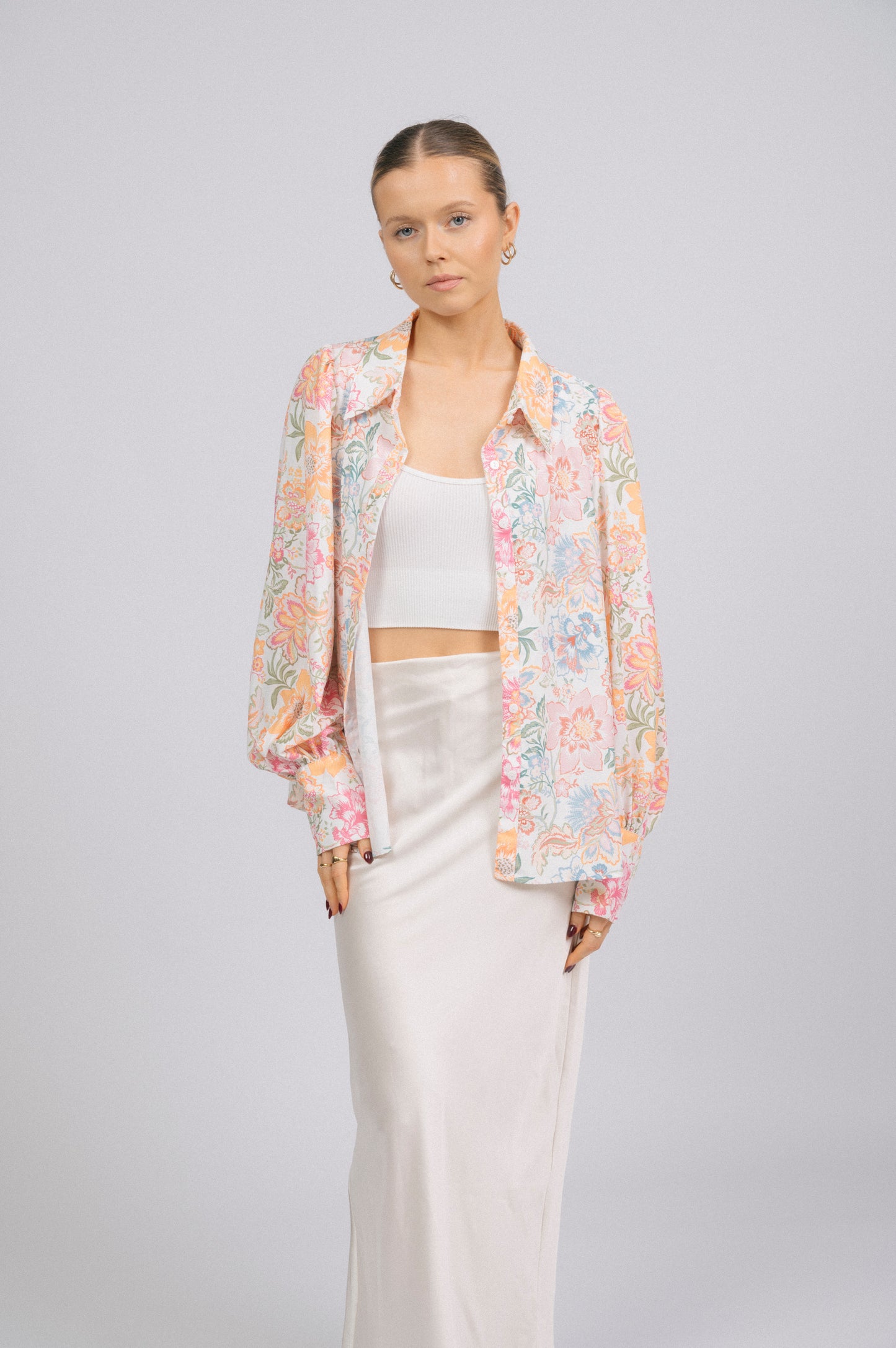 Preloved Yours Truly Floral Button-Up Shirt – White with Bold Florals