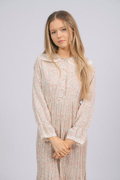 Vintage 1940s-Style Floral Dress with Lace Trim – Pradap