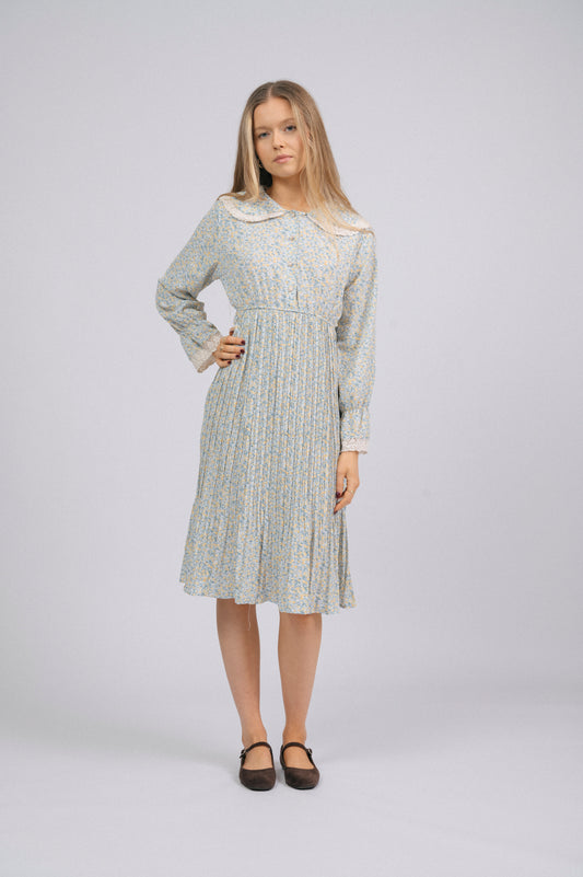 Vintage 1940s-Style Floral Dress with Lace Trim – Pradap