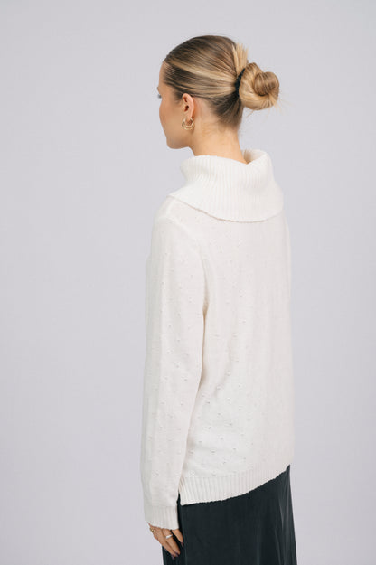 Preloved W.Lane White Knit Turtleneck Top – Ribbed Trim & Delicate Stitch Detail