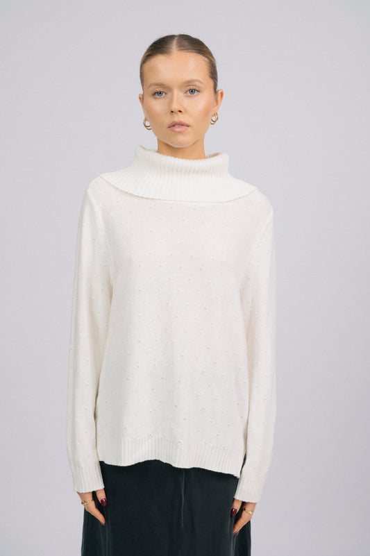 Preloved W.Lane White Knit Turtleneck Top – Ribbed Trim & Delicate Stitch Detail