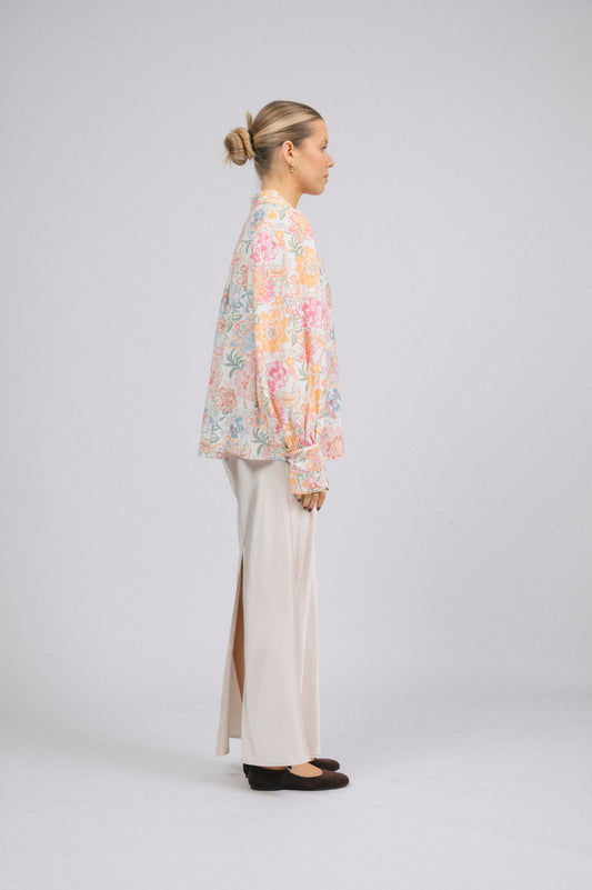 Preloved Yours Truly Floral Button-Up Shirt – White with Bold Florals