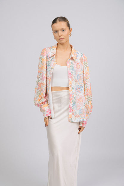 Preloved Yours Truly Floral Button-Up Shirt – White with Bold Florals